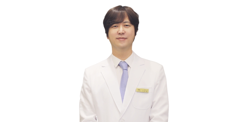 Доктор Ли Хён Джэ, врач LEE HYUN JAE Dermatology Clinic