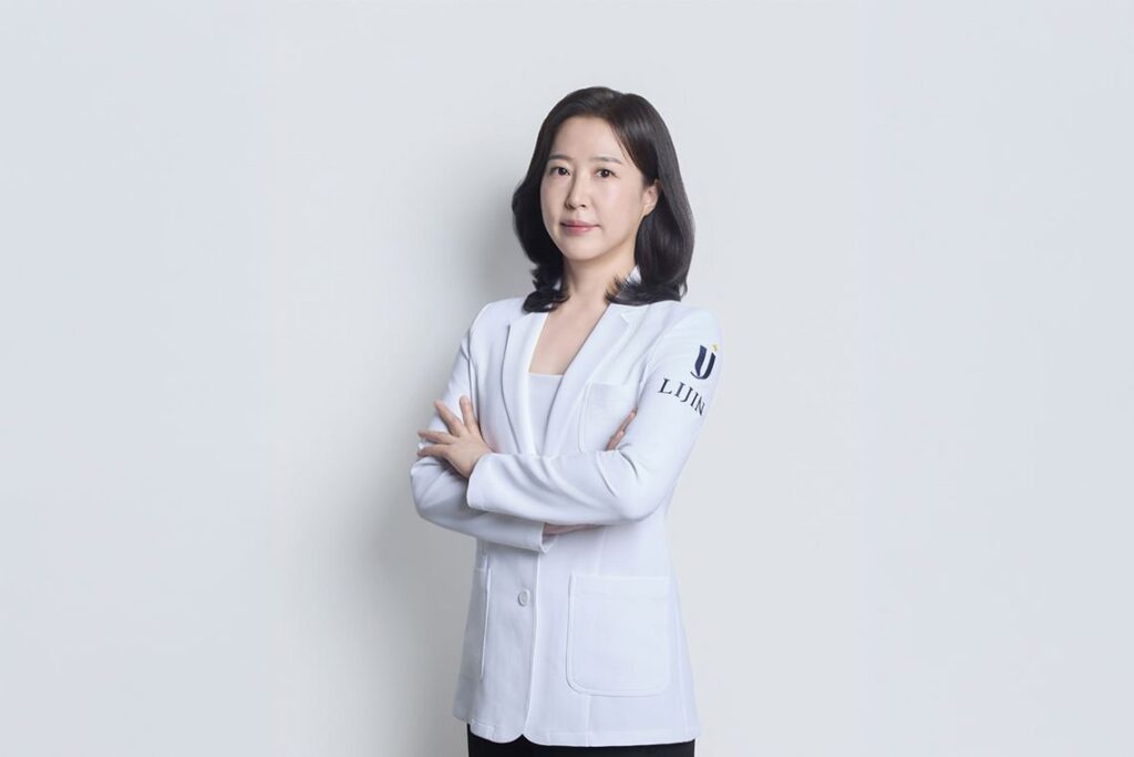리진의원 이향림 원장 공식 의료진 사진