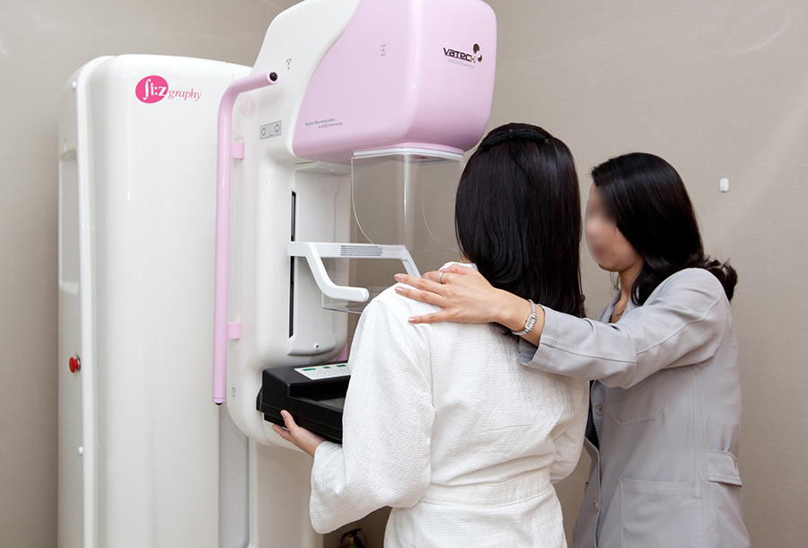 MD Clinic: الطابق 6 · فحوصات الثدي والاستشارة — غرفة تصوير الثدي