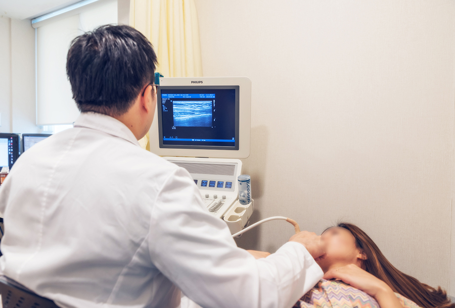 MD Clinic: الطابق 6 · فحوصات الثدي والاستشارة — غرفة الموجات فوق الصوتية للثدي