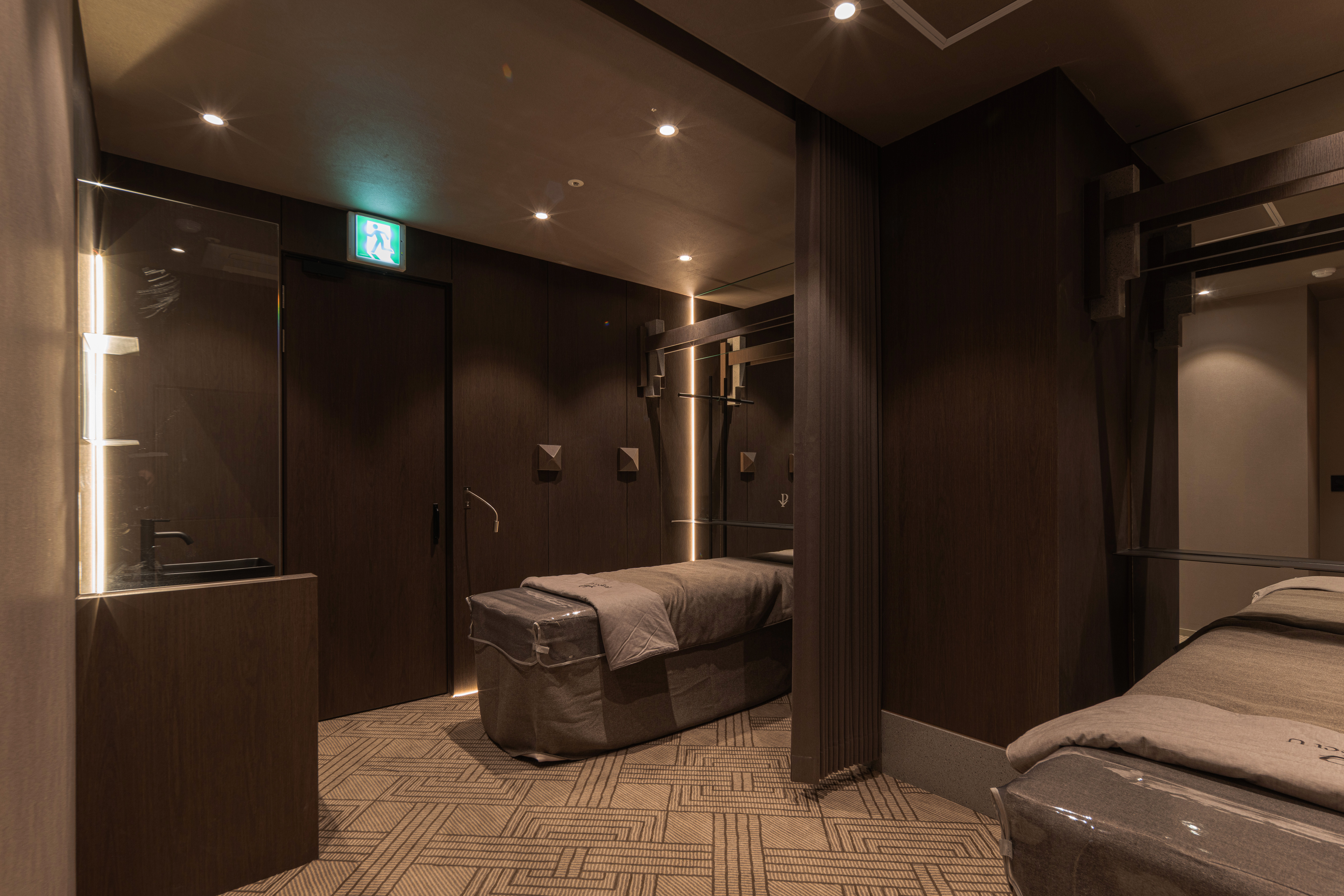 ProjectU Clinic Hongdae interior view 8