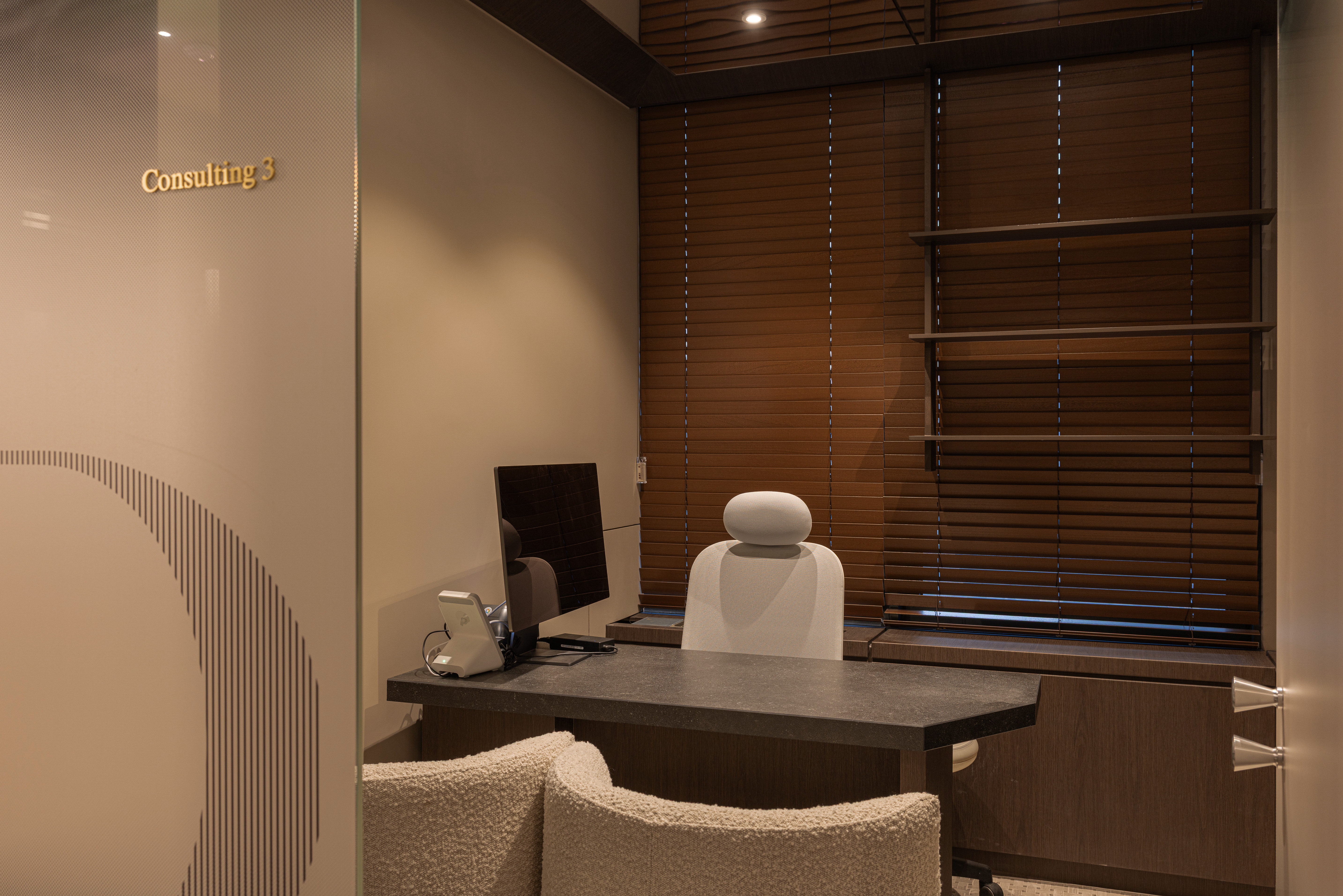 ProjectU Clinic Hongdae interior view 12