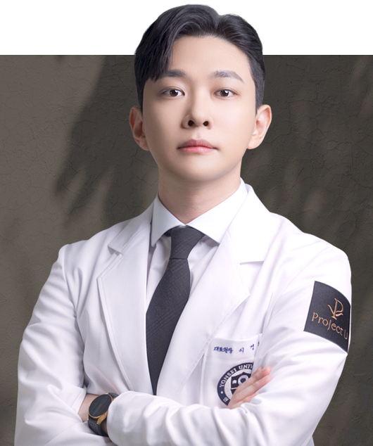 Dr. Lee Kyung-hwan lead physician at ProjectU Clinic