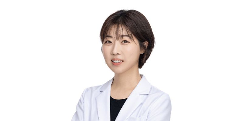 الدكتورة بيك يو جين — Baek Yu-jin في توكس آند فيل سامسونغ